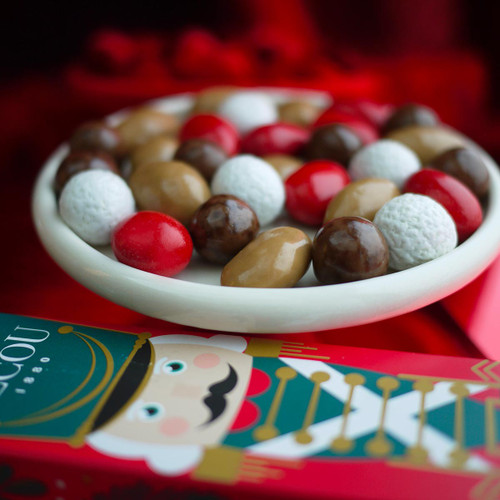 Boîte de chocolats et autres confiseries variées, haut de gamme, dans un emballage Casse-Noisette. étui -réglette très élégante et délicieuse, très bonne sélection de confiserie Pécou