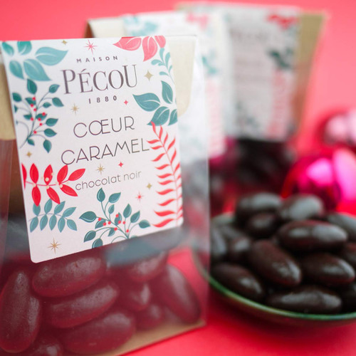 chocolat noir au coeur fondant de caramel au beurre salé, délicieuse confiserie pour les fêtes, à offrir dans son joli emballage Pécou chocolat noir au coeur fondant de caramel au beurre salé, délicieuse confiserie pour les fêtes, à offrir dans son joli emballage Pécou