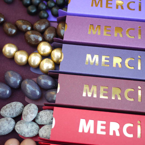 Boîte cadeau de remerciements, "merci" doré miroir, chocolats et dragées haut de gamme