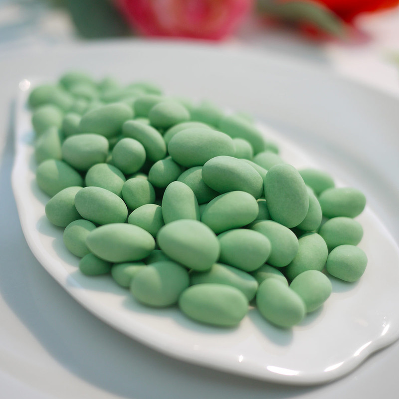 Délicieuses dragées... de pistaches ! Pour garnir vos pochons, ballotins, boîtes à dragées de fête aux accents d'Orient, c'est croquant, raffiné et très surprenant