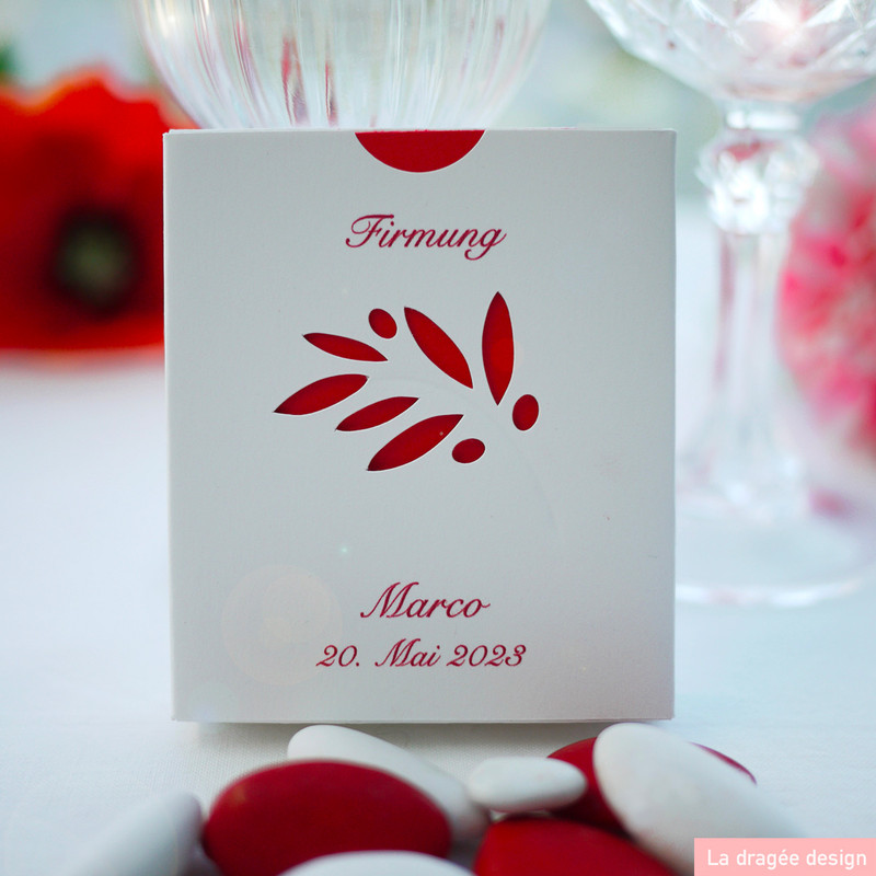 boîte rameau d'olivier, rouge , pour une confirmation. encre rouge pour la personnalisation. Possibilité de garnir la boîte avec des dragées blanches et rouges boîte rameau d'olivier, rouge , pour une confirmation. encre rouge pour la personnalisation. Possibilité de garnir la boîte avec des dragées blanches et rouges