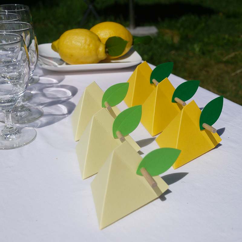 Chaleur, citronnade et tables d'été
