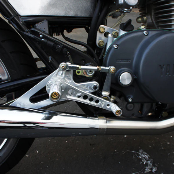 Yamaha XS 650  Mid Controls