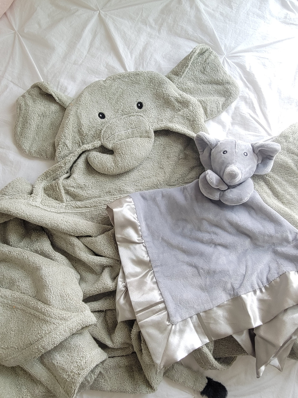 Elephant hooded towel