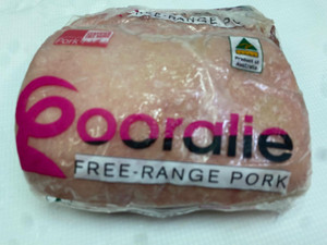 Fre Range, Roam the Certify earth ground, 100% Vegetarian diets,
very thin skin which is contributed by high energy diet feed and happy animal exercise behavior. Deep sweet meaty pork flavor and fine Fibre texture. Fre Range, Roam the Certify earth ground, 100% Vegetarian diets,
very thin skin which is contributed by high energy diet feed and happy animal exercise behavior. Deep sweet meaty pork flavor and fine Fibre texture.