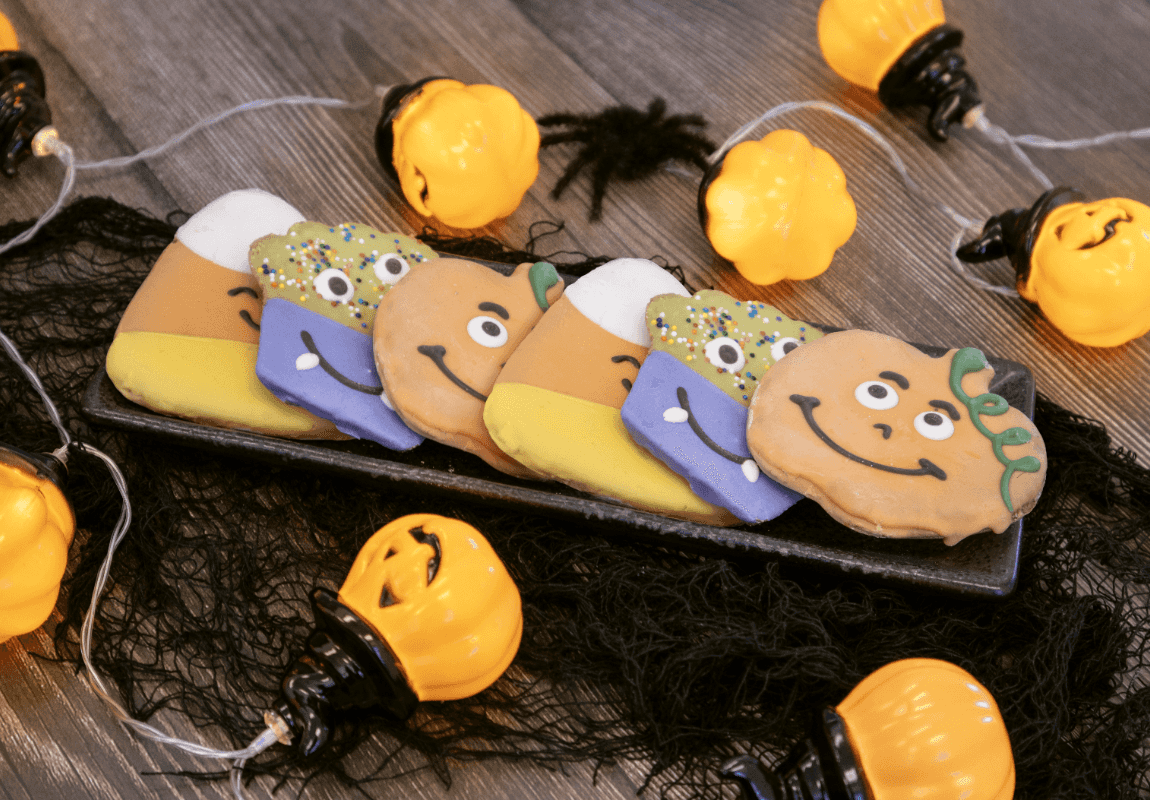 https://cdn11.bigcommerce.com/s-iakwzr7rs7/product_images/uploaded_images/paw-halloween-cookies-2x-1150x800.png