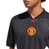 Manchester United Men's Icon Shirt