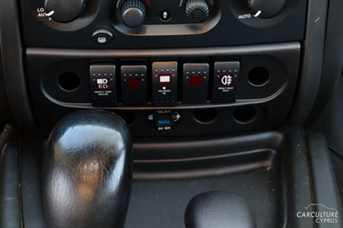 Custom Rocker Switch & 12V Socket Panel – Jeep Grand Cherokee WJ (1999–2004) Custom Rocker Switch & 12V Socket Panel – Jeep Grand Cherokee WJ (1999–2004)