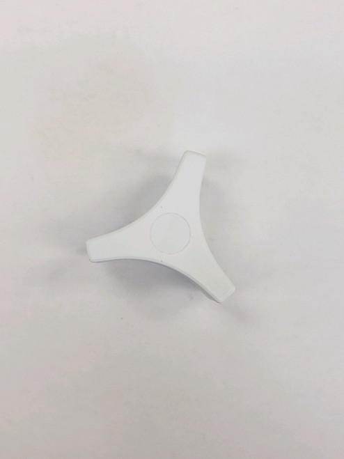 White tri-wing plastic knob for pool furniture or umbrella base tightening White tri-wing plastic knob for pool furniture or umbrella base tightening