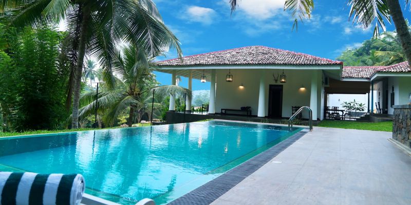 Water-Resistant Pool Seating for Your Pool Area