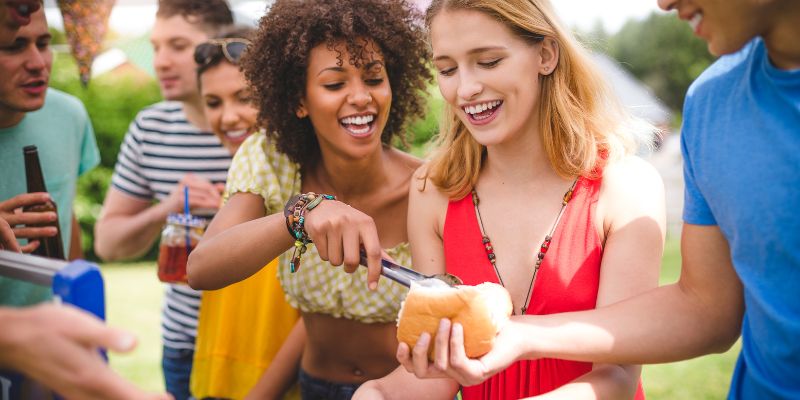 Fall Get-Togethers: Hosting a Poolside Fall BBQ Fall Get-Togethers: Hosting a Poolside Fall BBQ