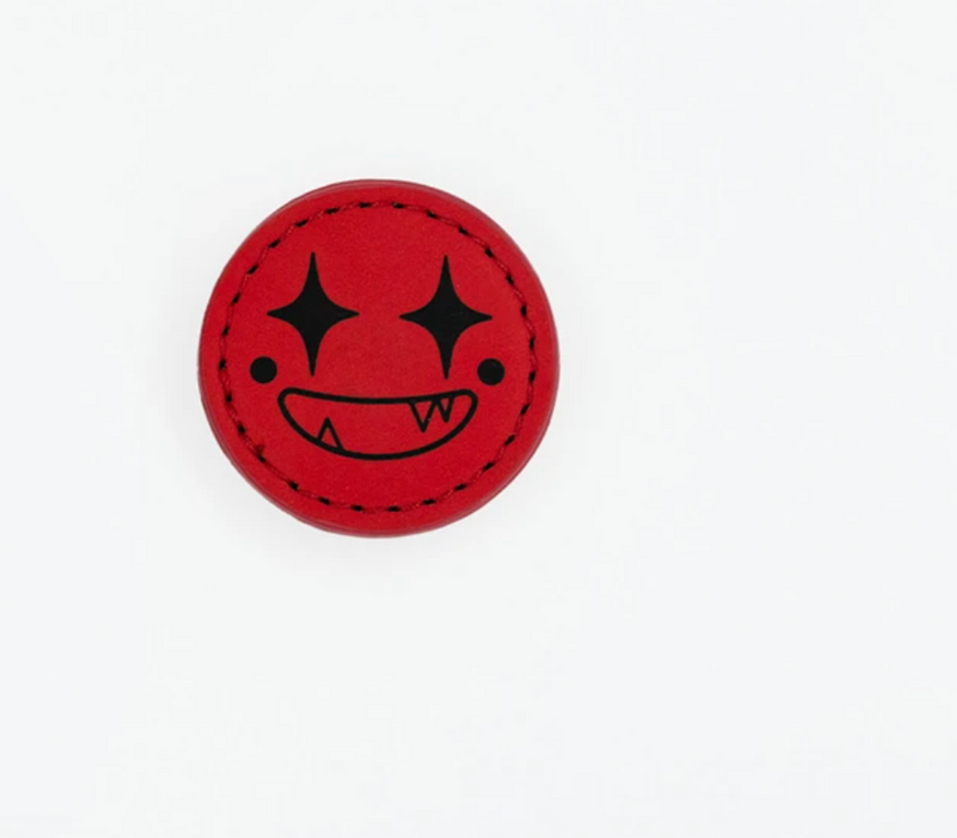 Adventurous Monster Badge till Konny Collar - One Size Red