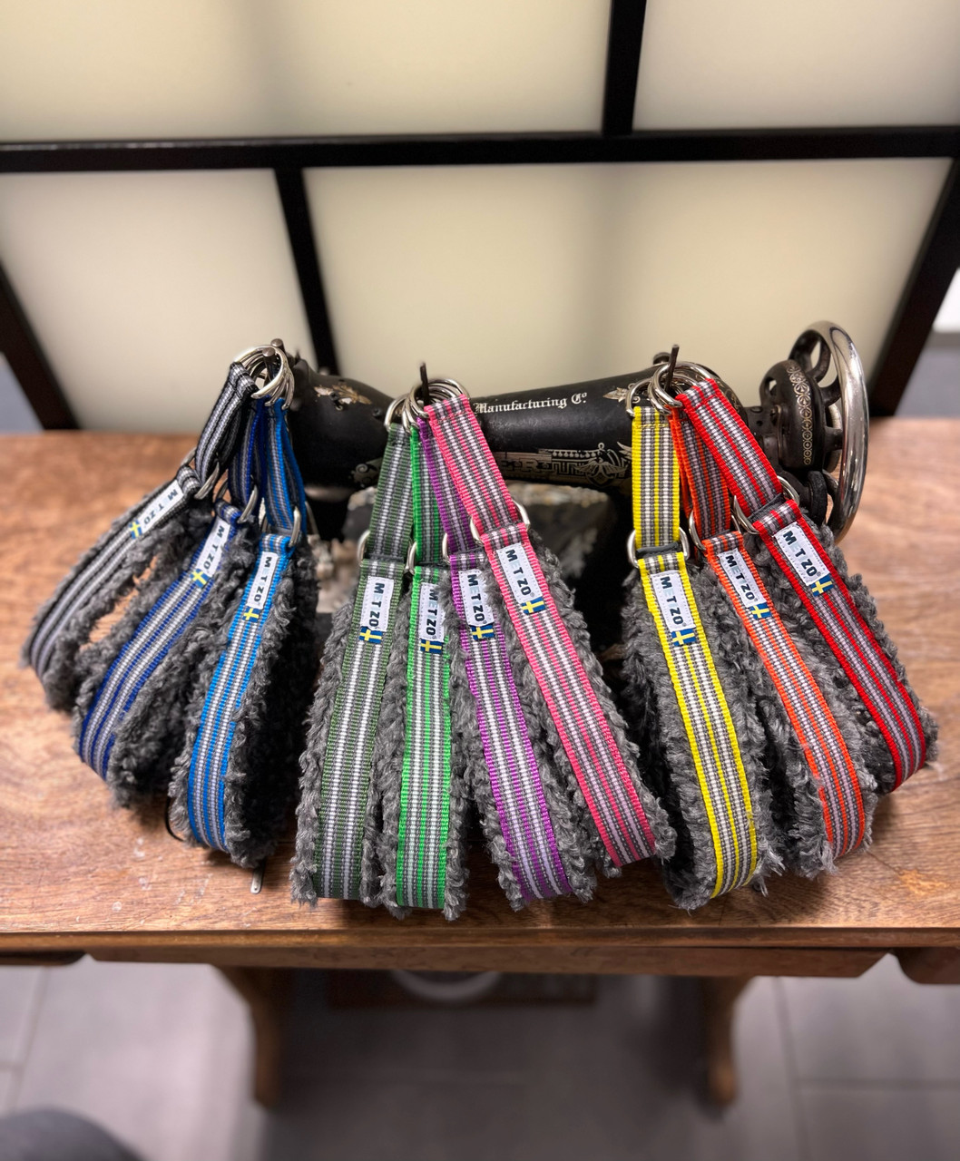 Olvigrön Fodrat Halsband Halvstryp, Grå Fårskinnsimitation - 30 x 25