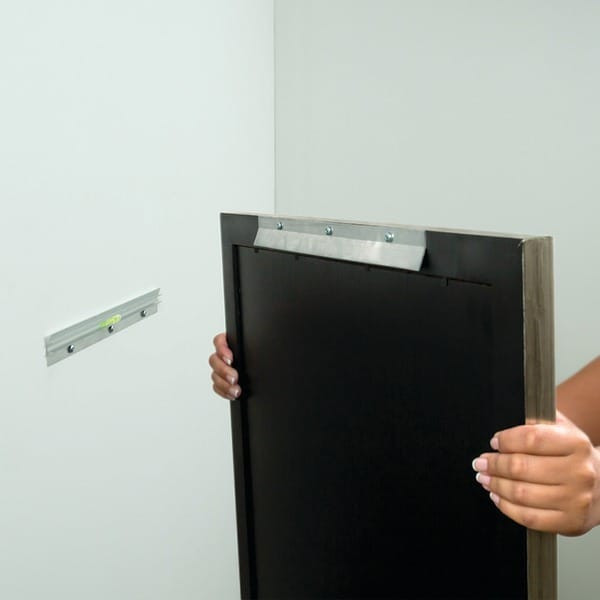 Hangman HM-18D Heavy-Duty Mirror and Picture Hanger with Wall Dog Screws (18-In.; Holds up to 200 L R810-HANHM18D