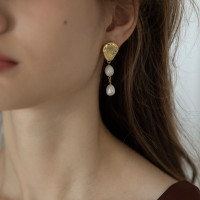 Mismatched Baroque Pearl Earrings 