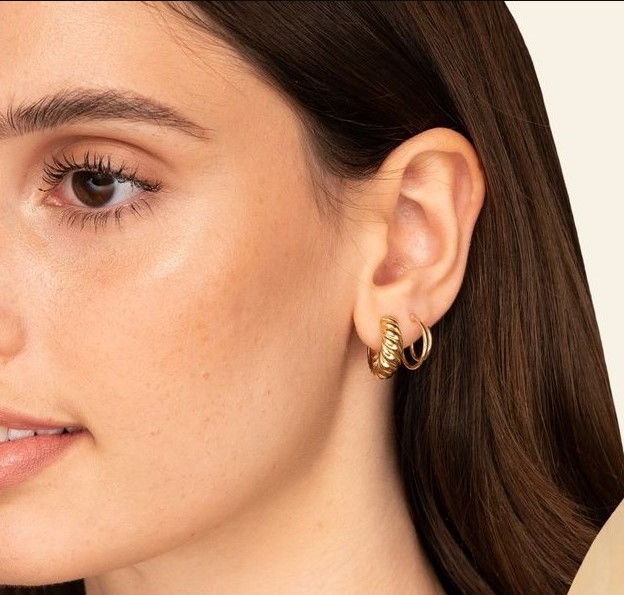 Gold Small Croissant Huggie Hoops: Lustrous Jewellery