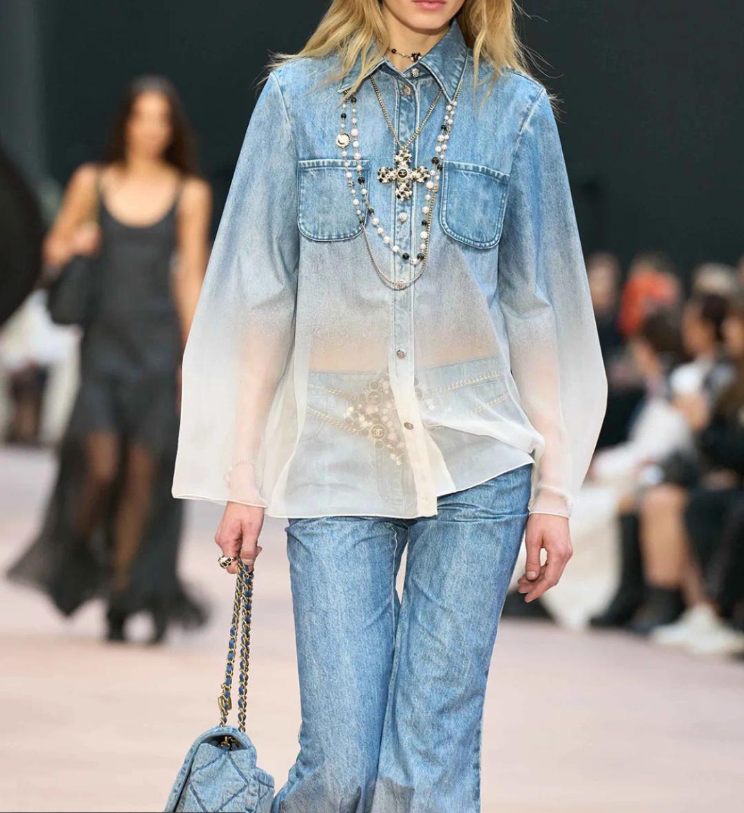 Modern Pearl Waves From the Runways