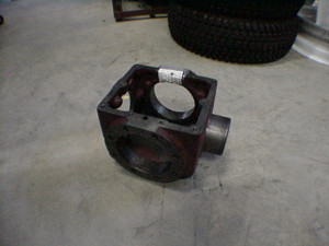 Case housing front 4x4