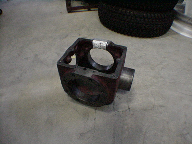 Case housing front 4x4