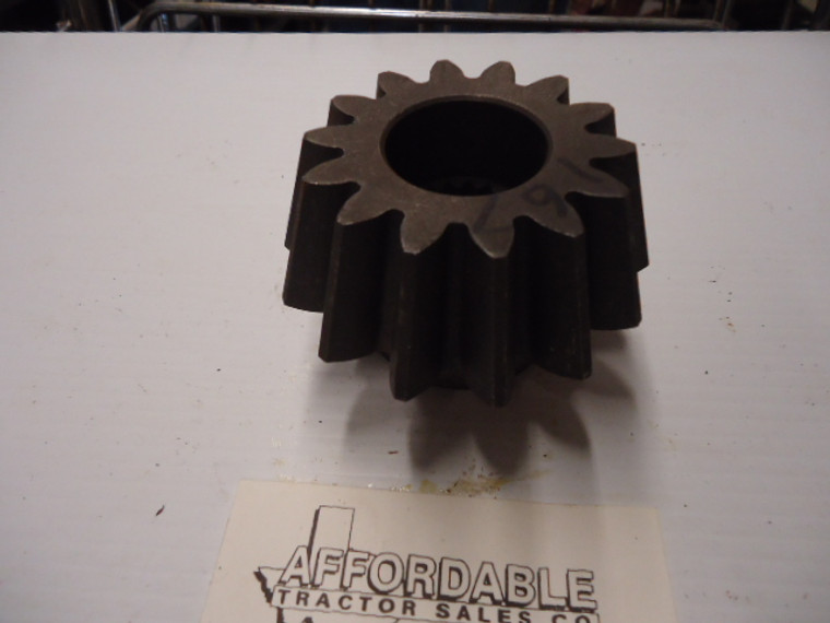 Pinion gear front drive 300 series