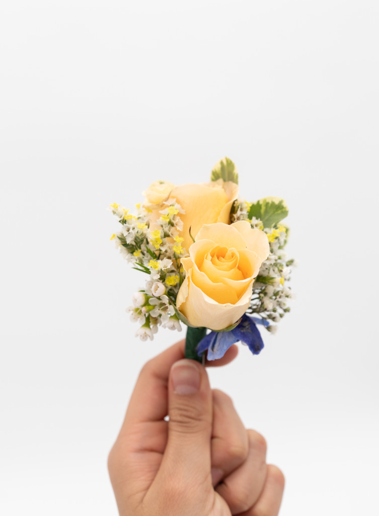 specialty boutonniere gilbertsville florist
