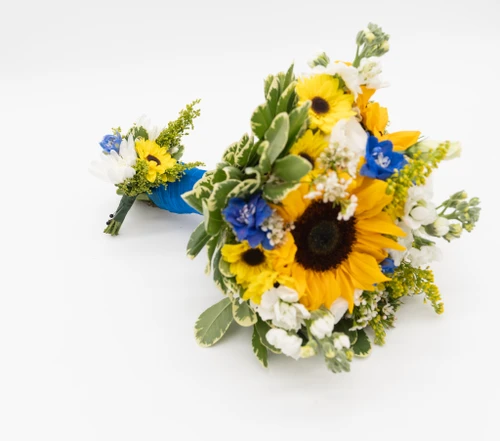 coordinated floral boutonniere gilbertsville