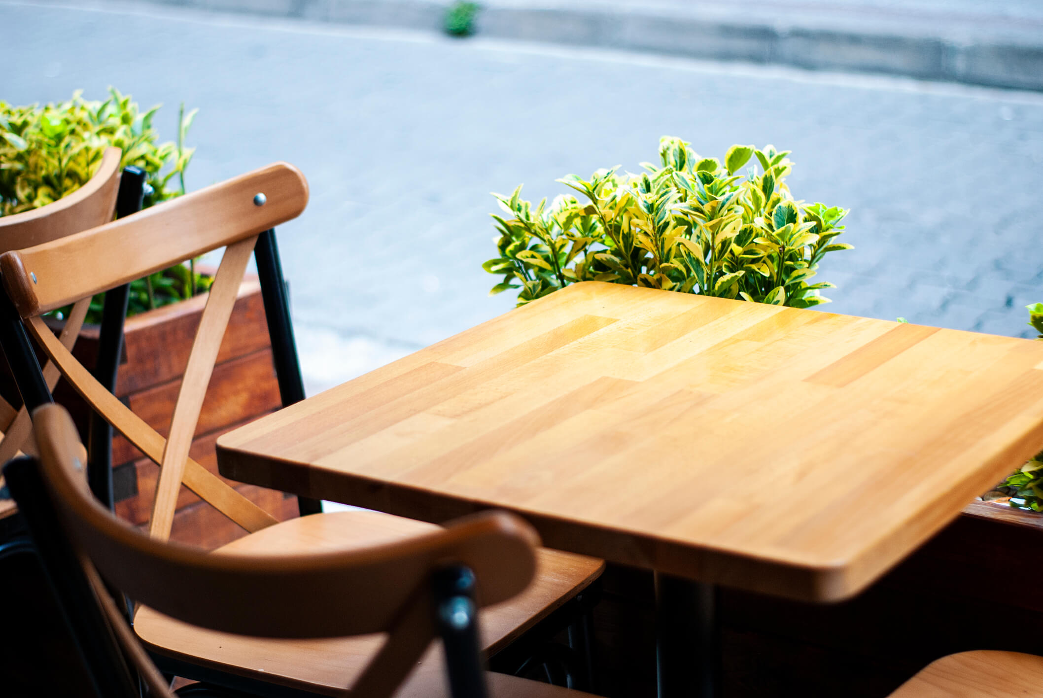 The Big 3 Reasons You Should Not Use Indoor Furniture on Your Restaurant’s Patio The Big 3 Reasons You Should Not Use Indoor Furniture on Your Restaurant’s Patio