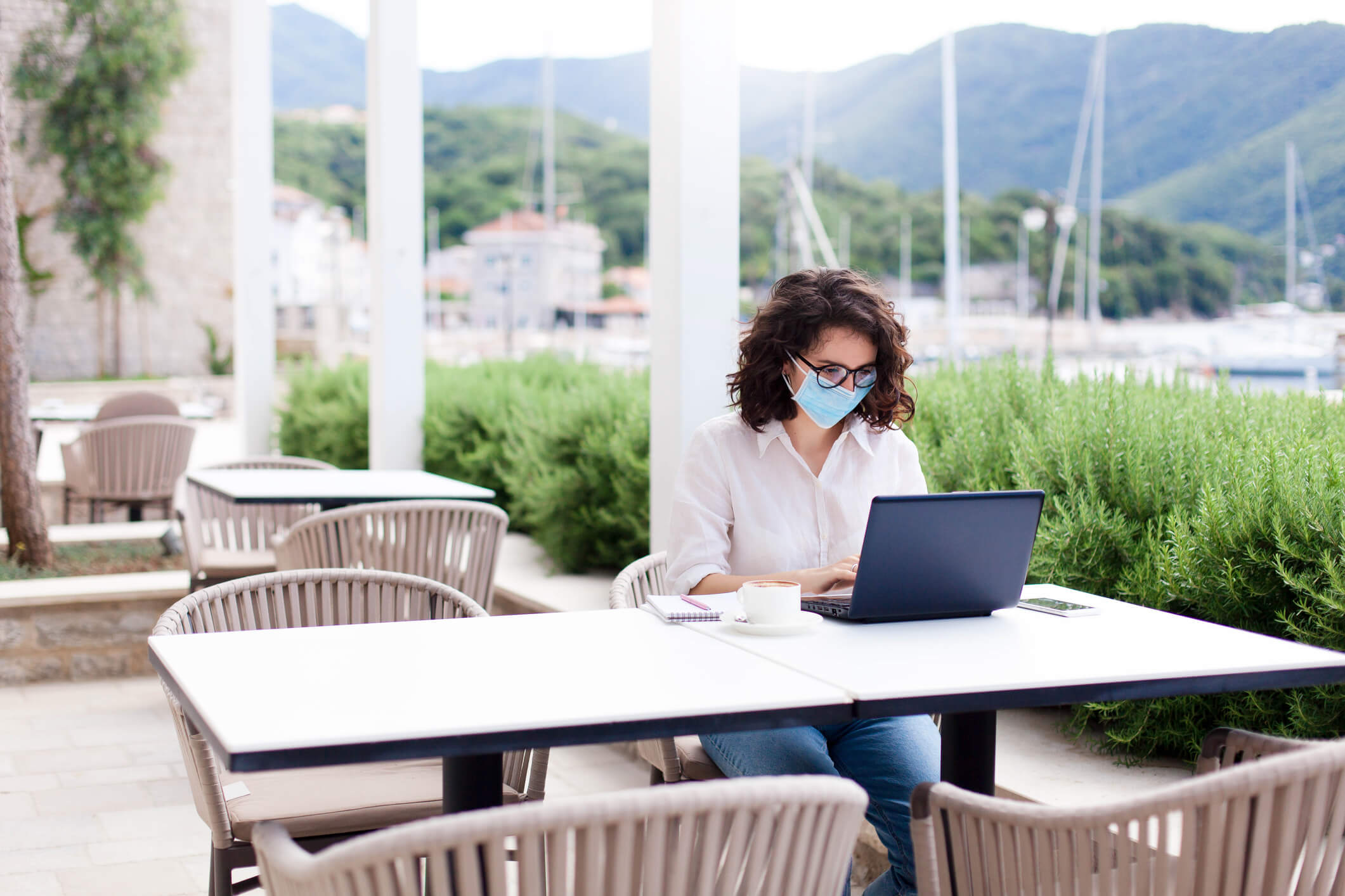 How to Add a Coworking Space in Your Restaurant and Get the Most Out of Your Square Footage