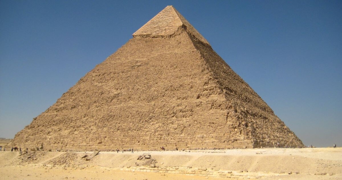 Admire the Pyramid of Khafre