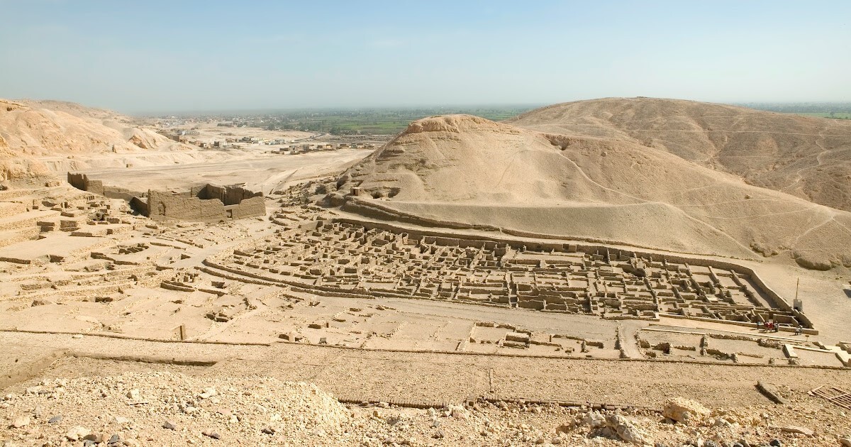 Tour to Deir el-Medina