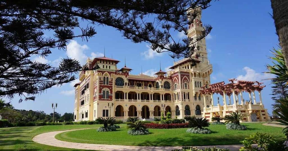 Tour to Montazah Gardens