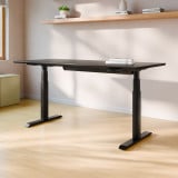 ofinto Elevate elektrisch höhenverstellbarer Schreibtisch mit schwarzen Beinen und Schwarz-Holzplatte - minimalistisches Home-Office Setup mit Kabelmanagement-System, Memory-Funktion Display, zwei leisen Motoren und nachhaltiger FSC-Tischplatte in skandinavischem Design
