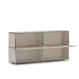 Cubox Sideboard mit 2 Ebenen und 2 Klappen in Seidengrau mit beiden Klappen geöffnet als Ablage, Schrägansicht freigestellt auf weißem Hintergrund