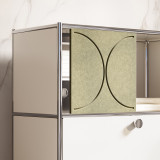 Cubox Soft Panel Moosgrün als Schranktür, offen, ohne Metallknopf, vor eleganter Marmorwand