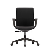 ofinto Flex Office in Schwarz mit Armlehnen - Frontalansicht des minimalistischen Bürostuhls mit ergonomischer Sitzfläche