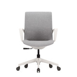 ofinto Flex Office in Weiß mit Armlehnen - Frontalansicht des minimalistischen Bürostuhls mit ergonomischer Sitzfläche