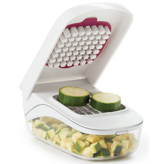 Vegetable Chopper with Easy-Pour Opening
