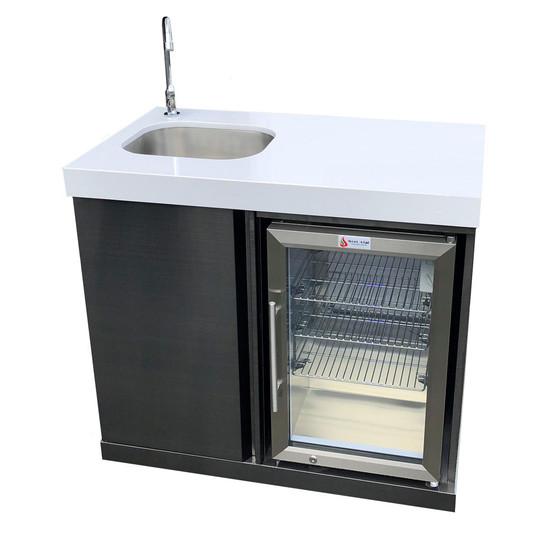 Outdoor Kitchen Sink and Fridge