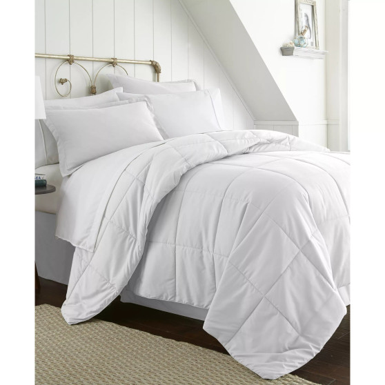 A Beautiful Bedroom 6 Piece Bed in a Bag Set by The Home Collection, Twin