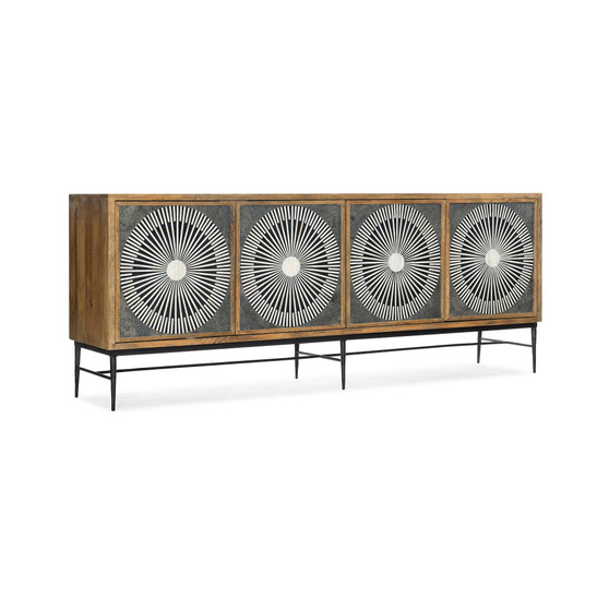 Commerce Market Giovanni Entertainment Console