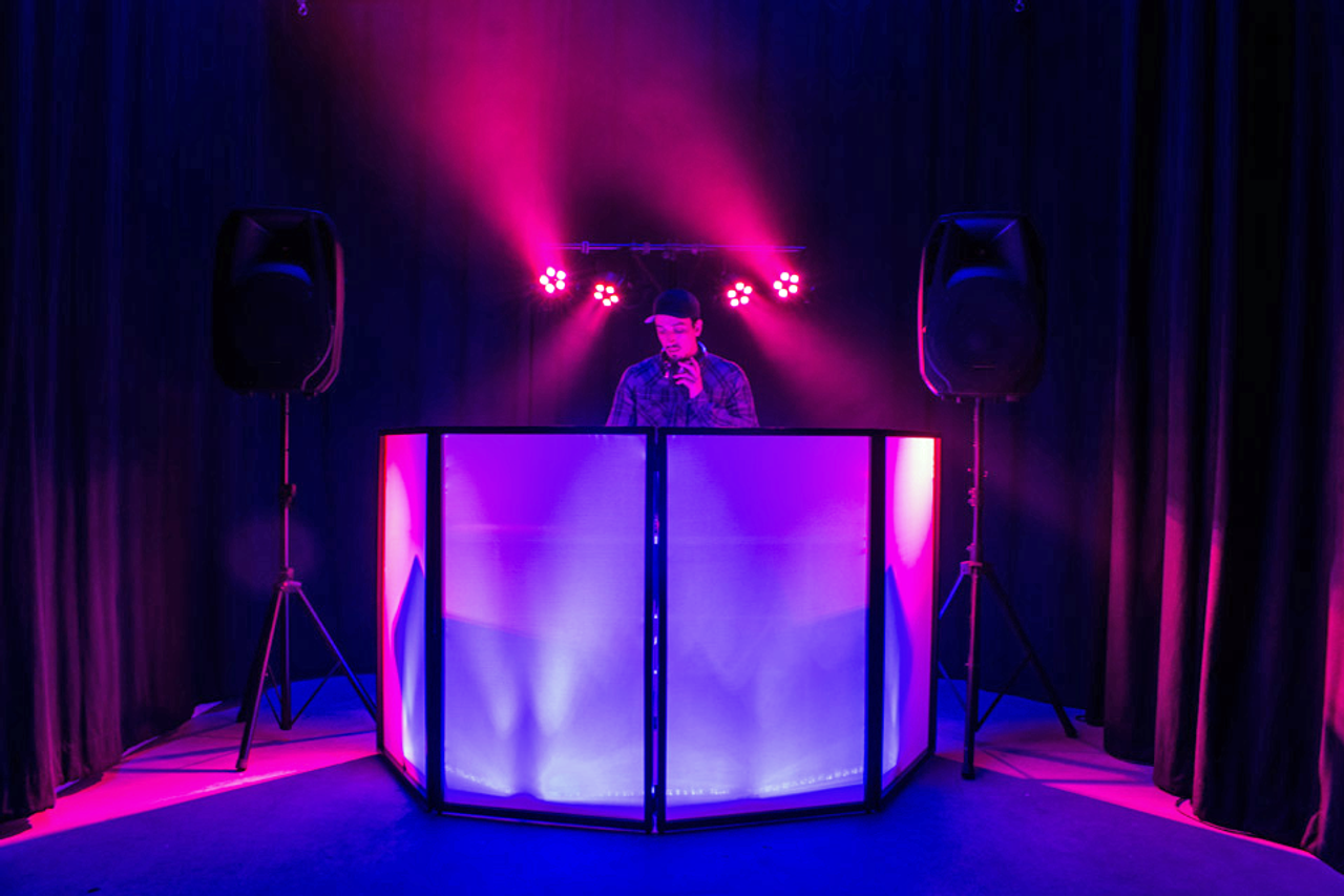 ADJ Event Facade II - DJ Equipment Conceal Screen / White - Phantom  Dynamics, Nightclub Lighting