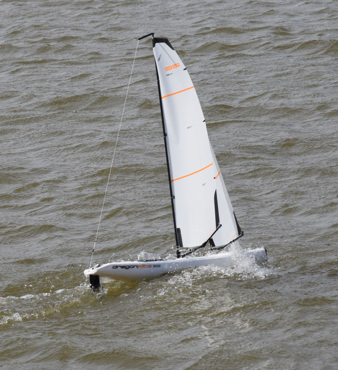 dragonflite 95 rc sailboat