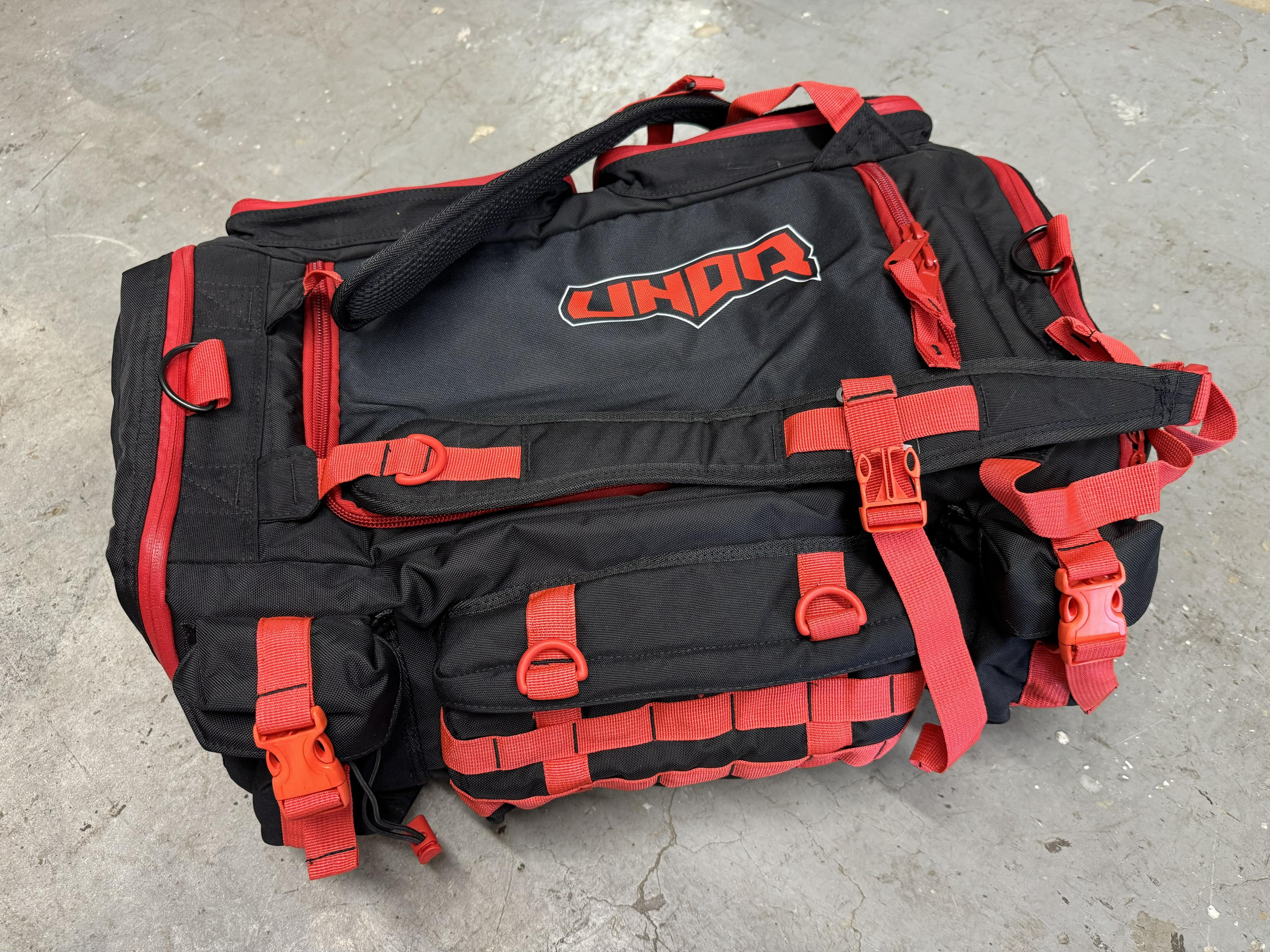 Atlas Travel Bag - Victory Red