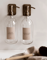 Distributeurs de savon muraux en verre à pompe et support bronze, étiquettes beige liquide vaisselle et savon pour les mains