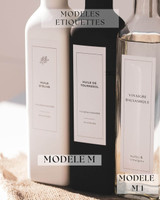 Photo annotée Modèles étiquettes : les huiliers Huile d'olive et Huile de tournesol repérés modèle M, le Vinaigre balsamique modèle M 1