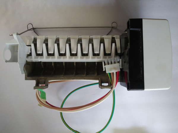 Whirlpool 106626640 Whirlpool Refrigerator Ice Maker 
