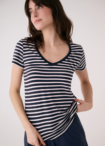 Dynamic V-Neck-26