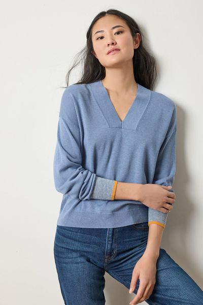 V-Neck Pullover V-Neck Pullover