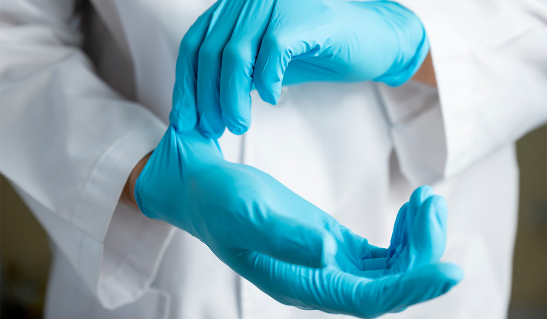 What Are Nitrile Gloves? Why Should You Use Them?