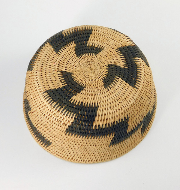 Pomo Single Rod Gift Basket